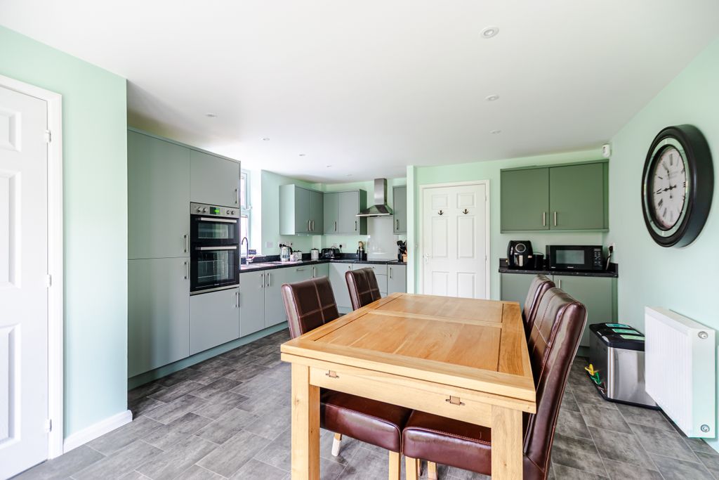Additional image 3 of 4 bed semi-detached house for saleBorrough View, Leeds LS8