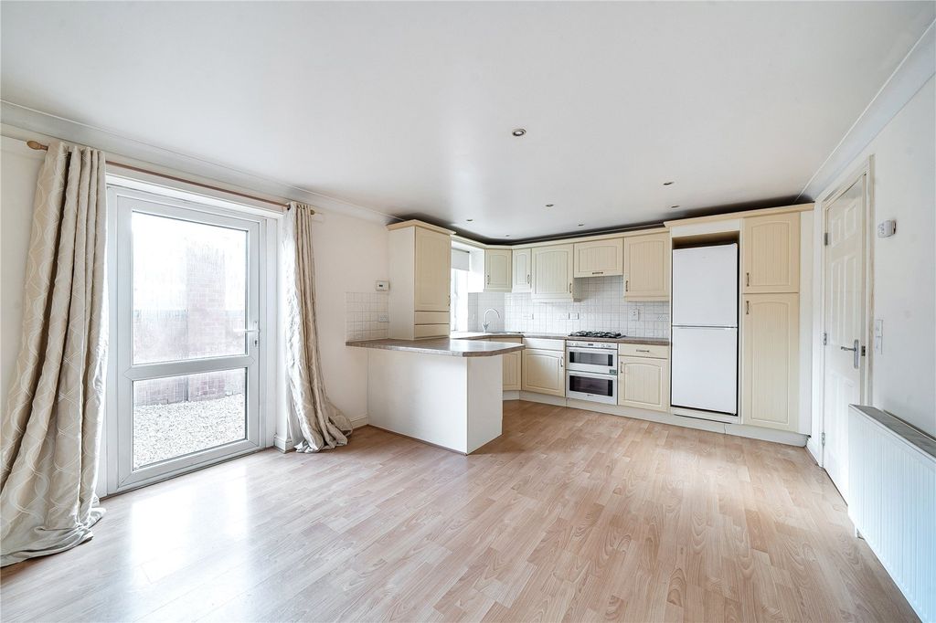 2 bed flat for saleWoolbrook Road, Sidmouth, Devon EX10 photo 2