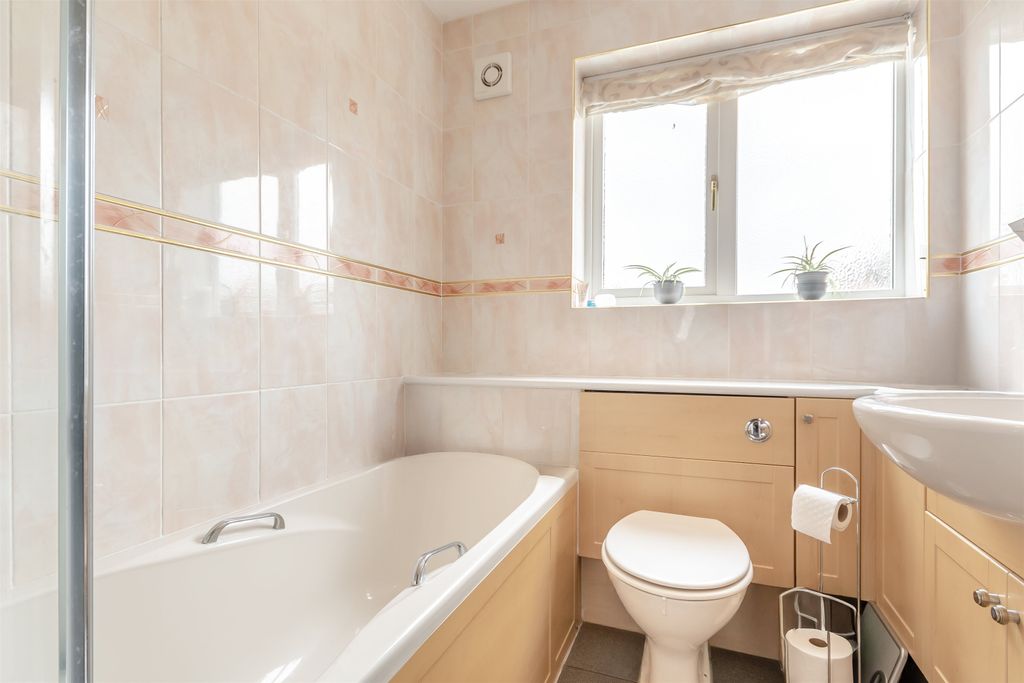 Additional image 13 of 4 bed detached house for saleCoopers Way, Newent, Gloucestershire GL18