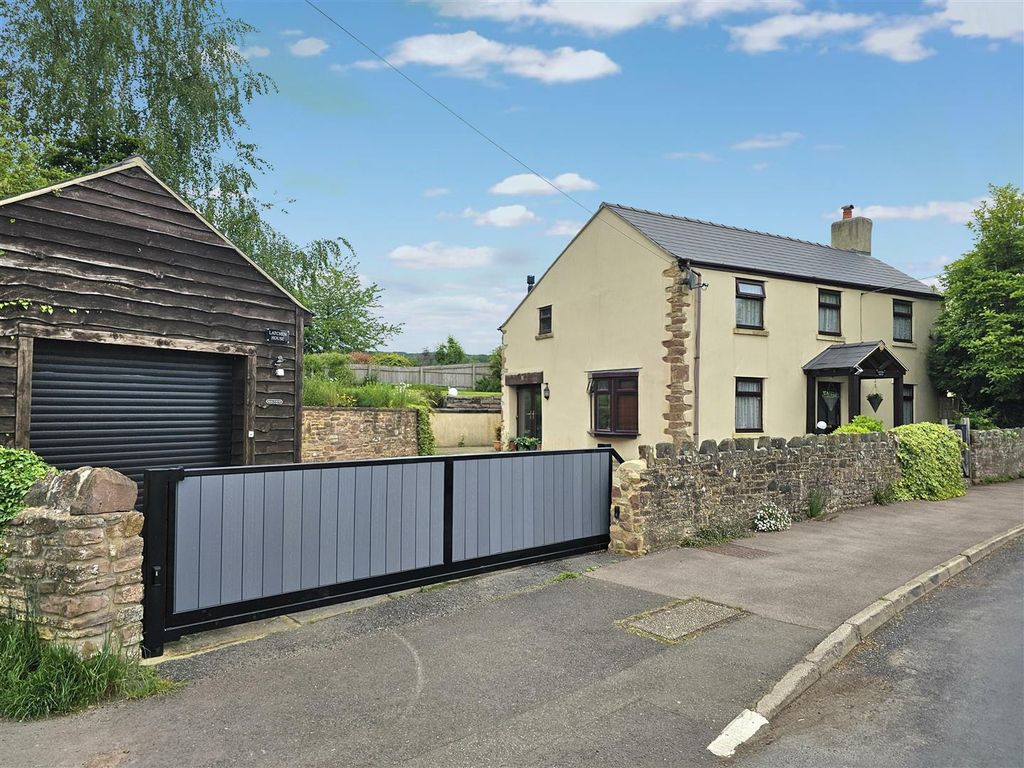 4 bed detached house for saleLatchen, Longhope GL17