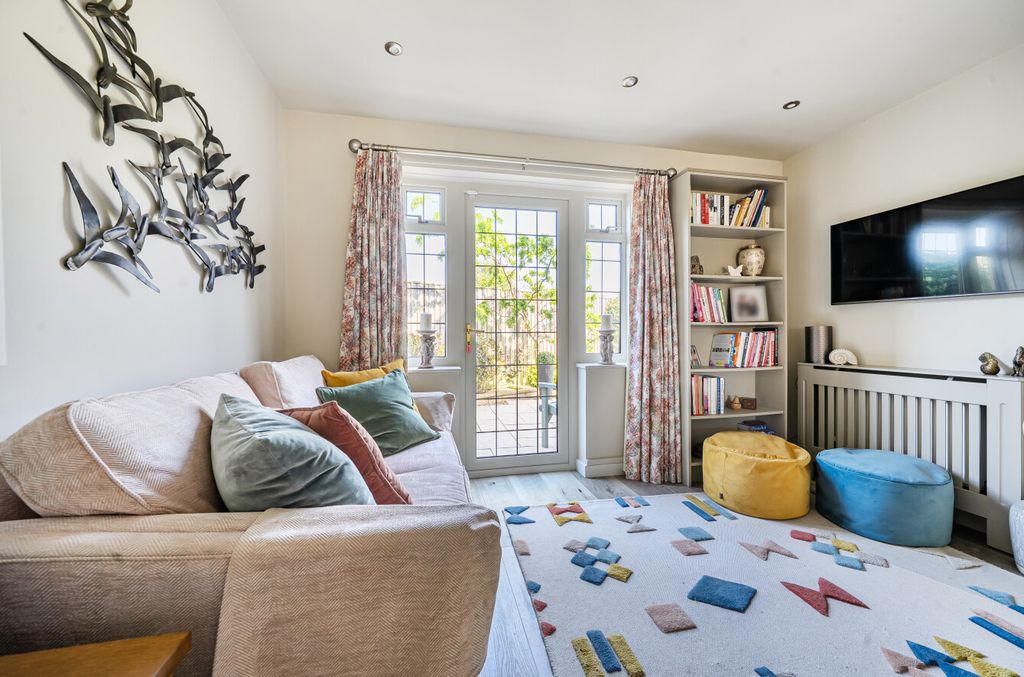 Additional image 4 of 4 bed link detached house for saleThe Spinney, Lechlade, Gloucestershire GL7