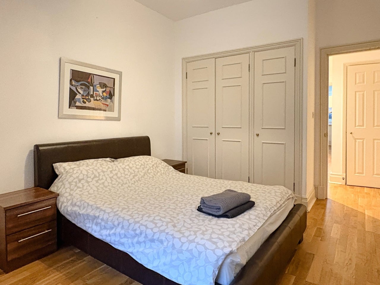 2 Bed Flat, Printers Inn Court, EC4A, N1 7GU