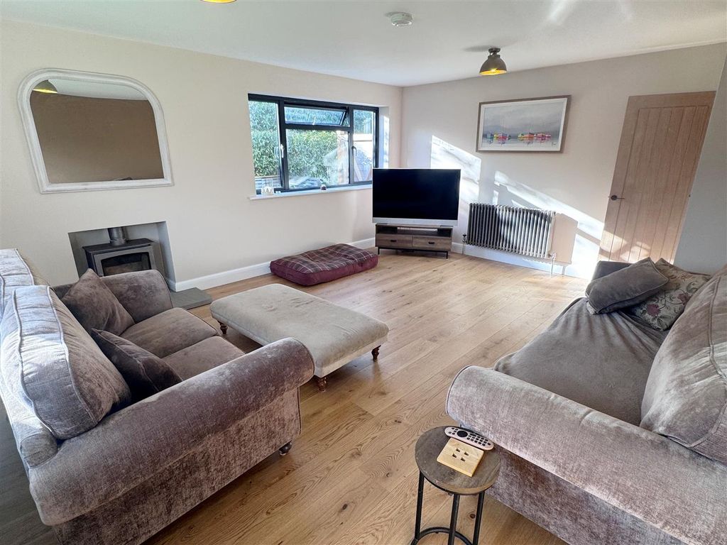 Additional image 9 of 6 bed detached house for saleBuckingham Road, Newbury RG14