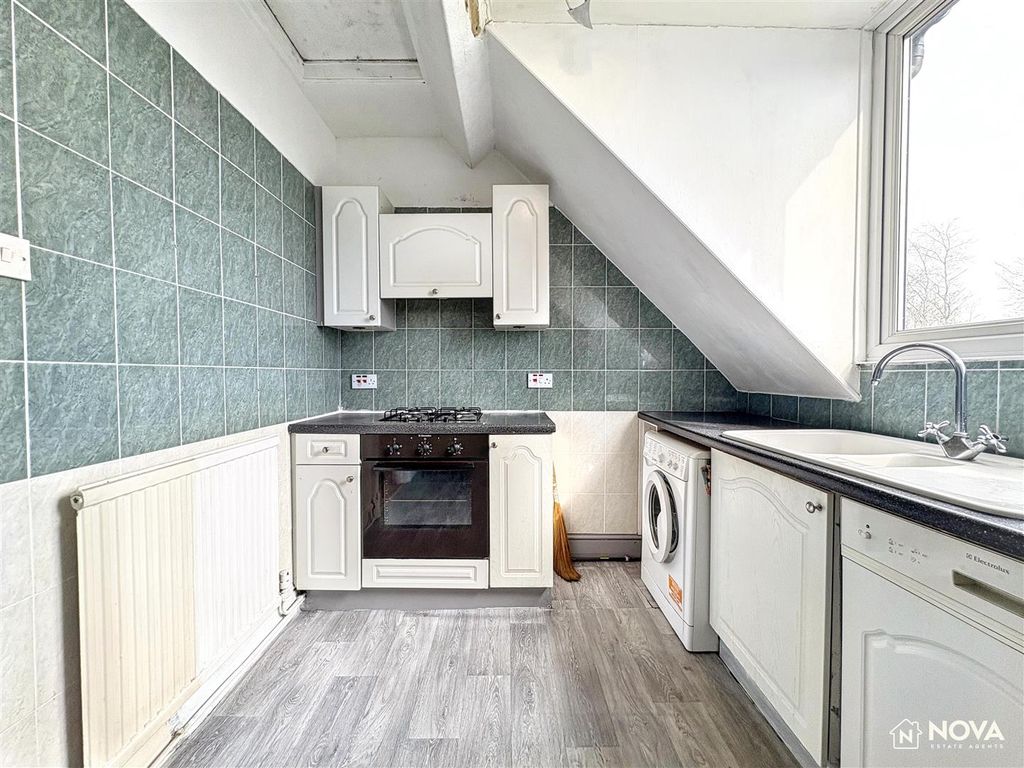 Additional image 25 of 9 bed detached house for saleLansdowne House, Luton LU3