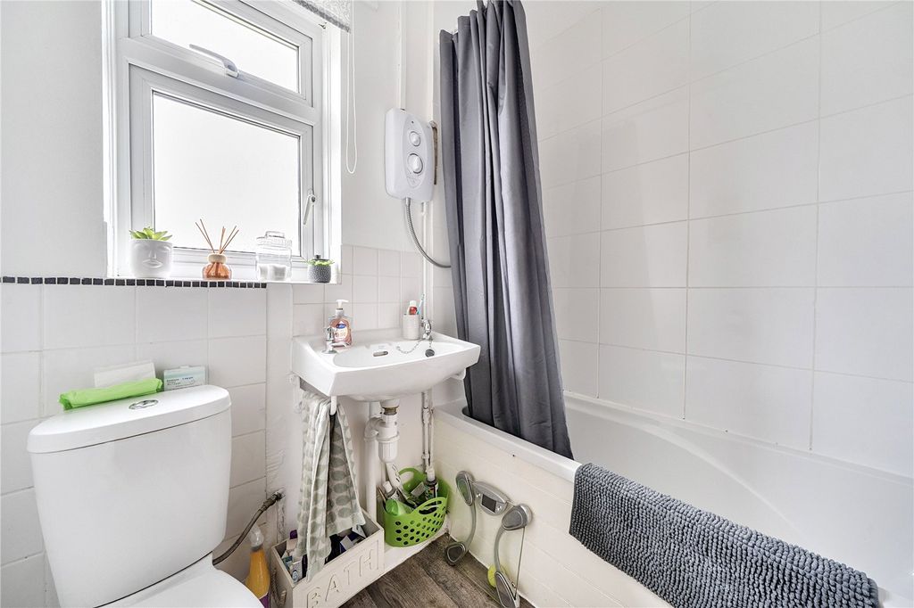 2 bed flat for saleMoor View Close, Woolbrook, Sidmouth, Devon EX10 photo 4