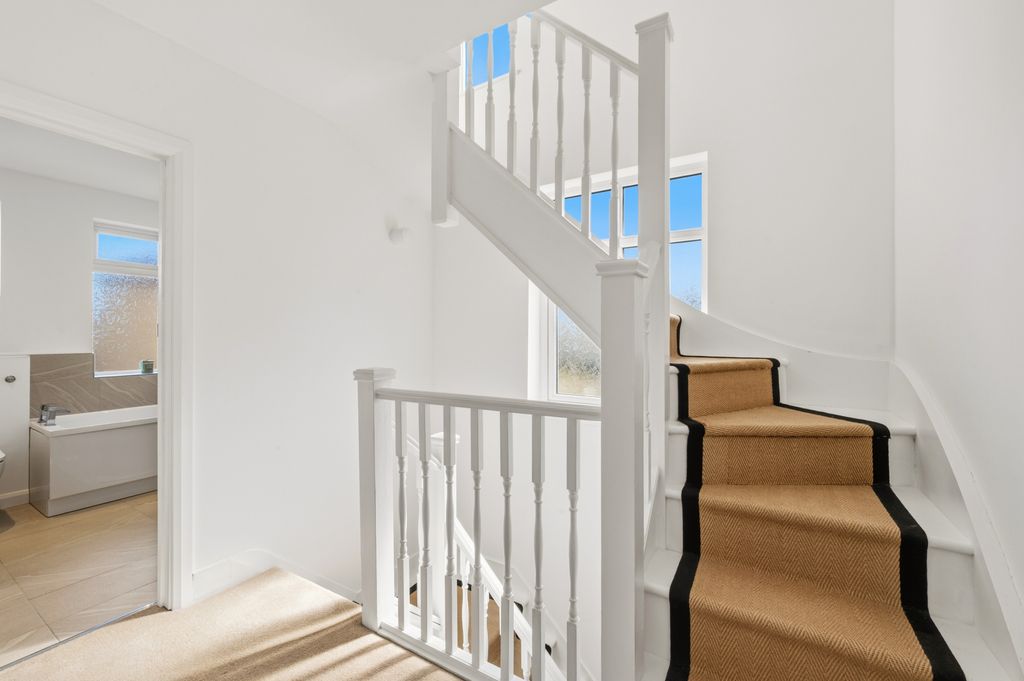 Additional image 17 of 4 bed semi-detached house for saleMonkleigh Road, Morden SM4