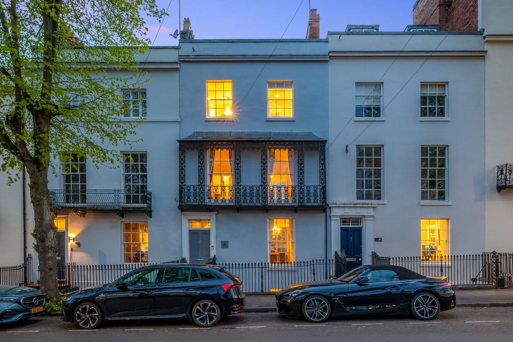 5 bed terraced house for salePortland Street, Leamington Spa, Warwickshire CV32