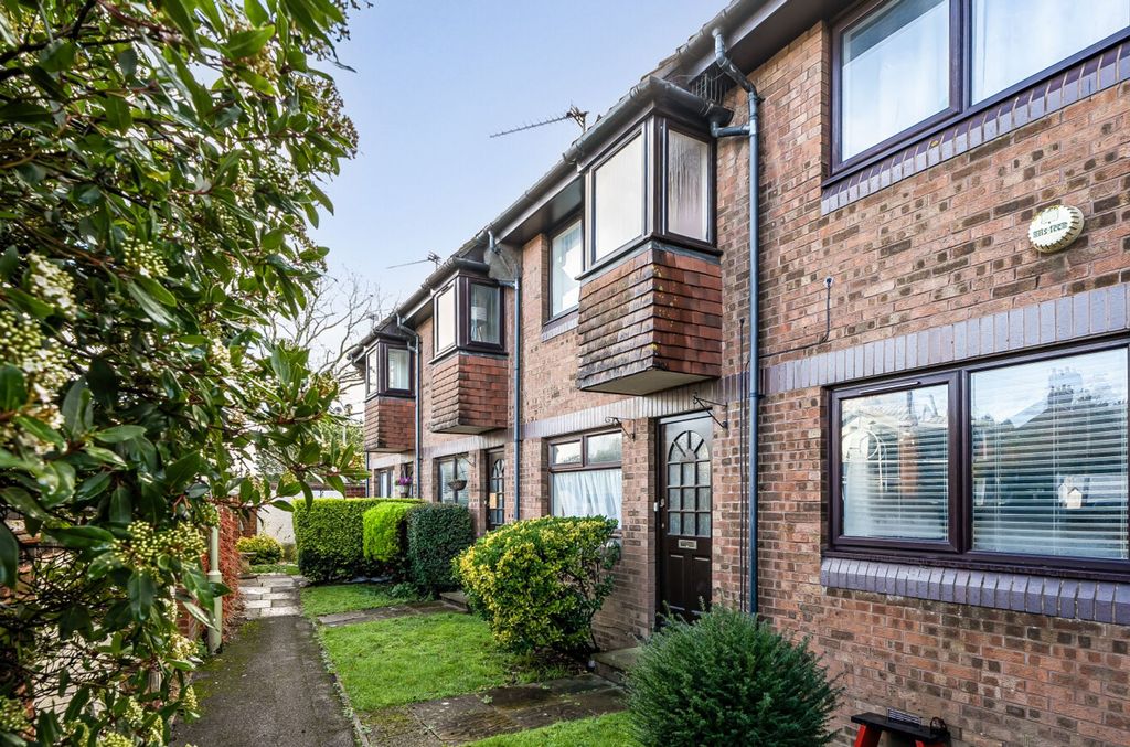 1 bed flat for saleMeon Close, Petersfield GU32
