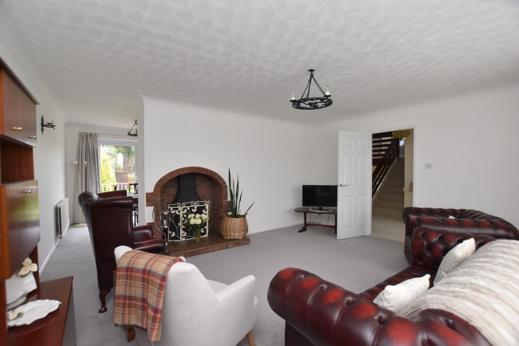 Additional image 7 of 4 bed detached house for saleQueens Road, Littlestone TN28