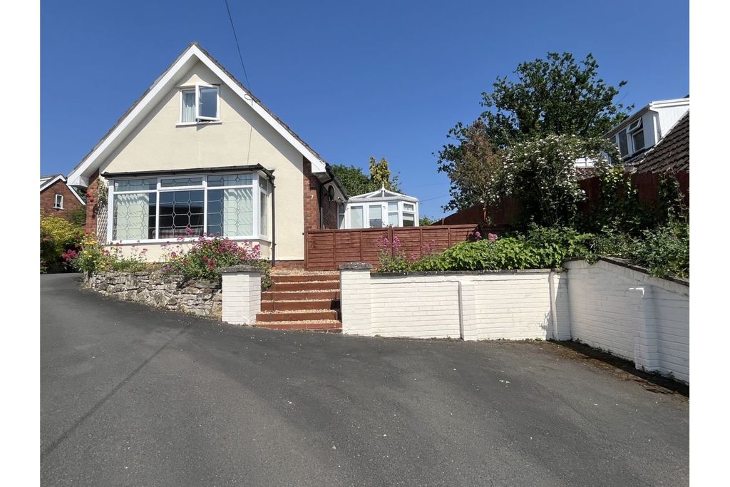 4 bed bungalow for saleFoldgate View, Ludlow SY8
