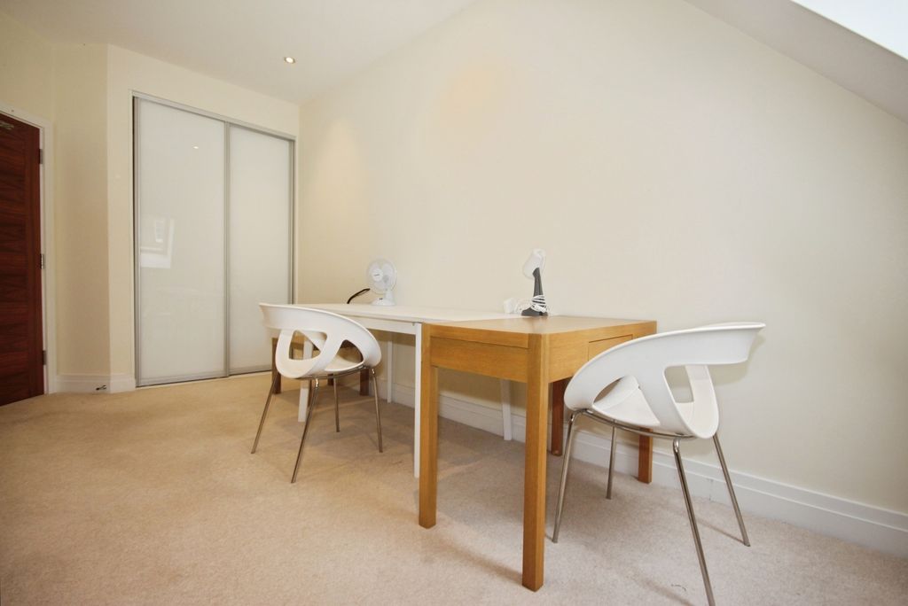 Additional image 11 of 2 bed flat for saleClarendon Avenue, Leamington Spa, Warwickshire CV32