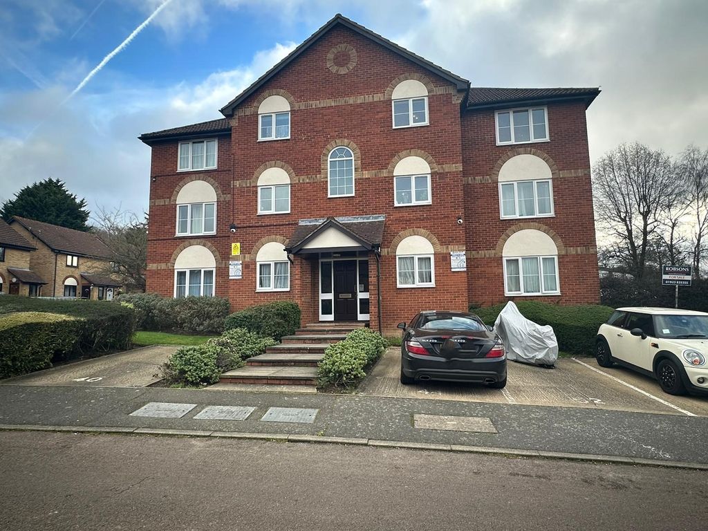 Studio for saleColumbus Gardens, Northwood HA6