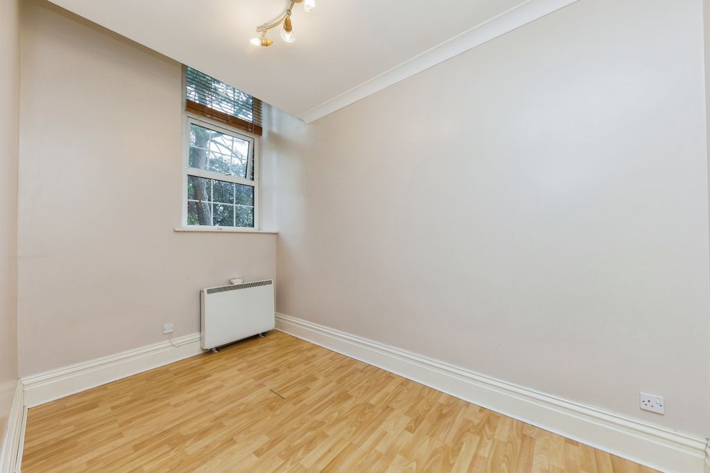 Additional image 12 of 2 bed flat for saleThe Uplands, Bishopton Drive, Macclesfield, Cheshire SK11