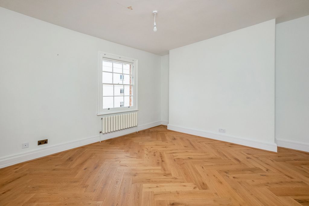 Additional image 8 of 5 bed terraced house for salePortland Street, Leamington Spa, Warwickshire CV32