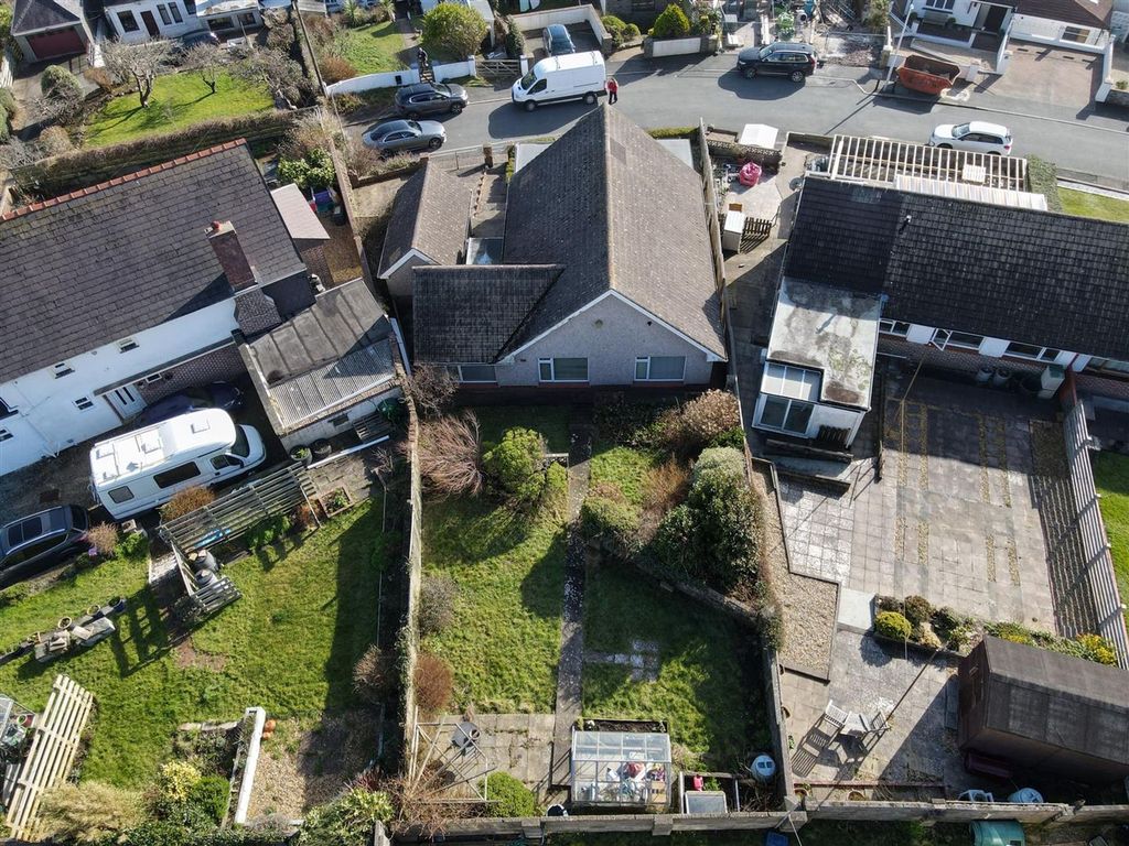 3 bed detached bungalow for salePointfields Crescent, Milford Haven SA73 photo 2