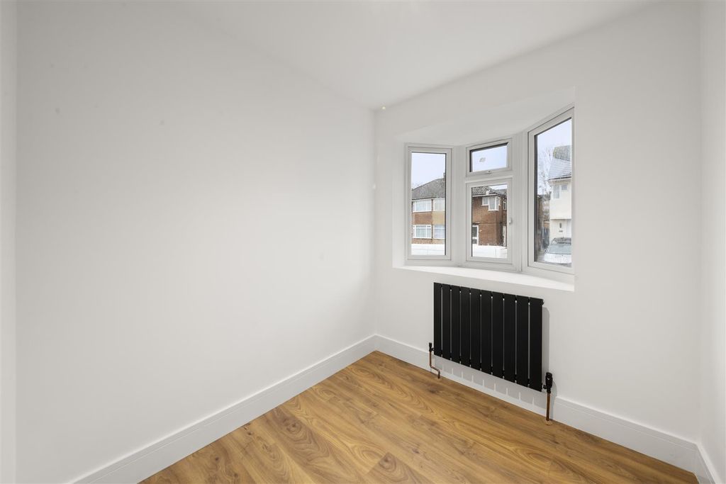 Additional image 12 of 5 bed semi-detached house for saleThe Heights, Northolt UB5