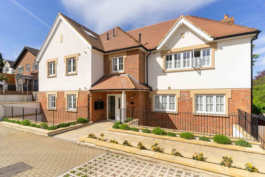 3 bed flat for saleSelcroft Road, Purley CR8