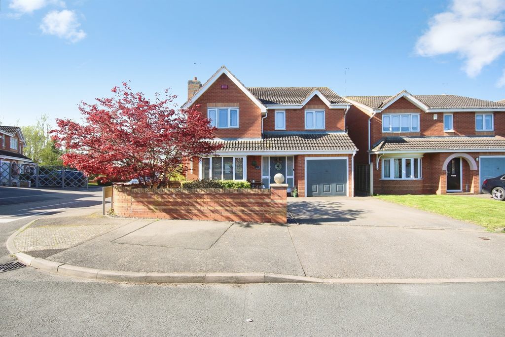 4 bed detached house for saleMiranda Drive, Heathcote, Warwick CV34
