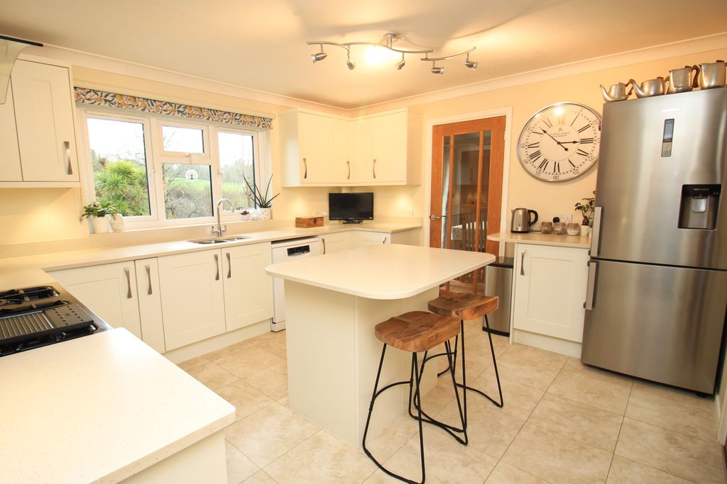 5 bed detached house for saleSt. Petrocs Meadow, Padstow PL28 photo 4