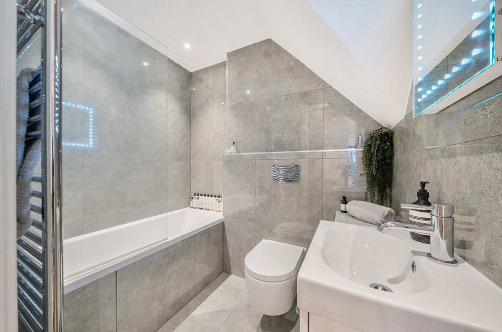 Additional image 14 of 2 bed flat for saleCrofton Lane, Orpington BR5