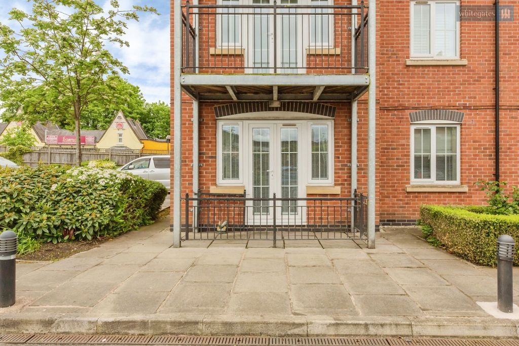 Additional image 2 of 2 bed flat for salePillory Street, Nantwich, Cheshire CW5