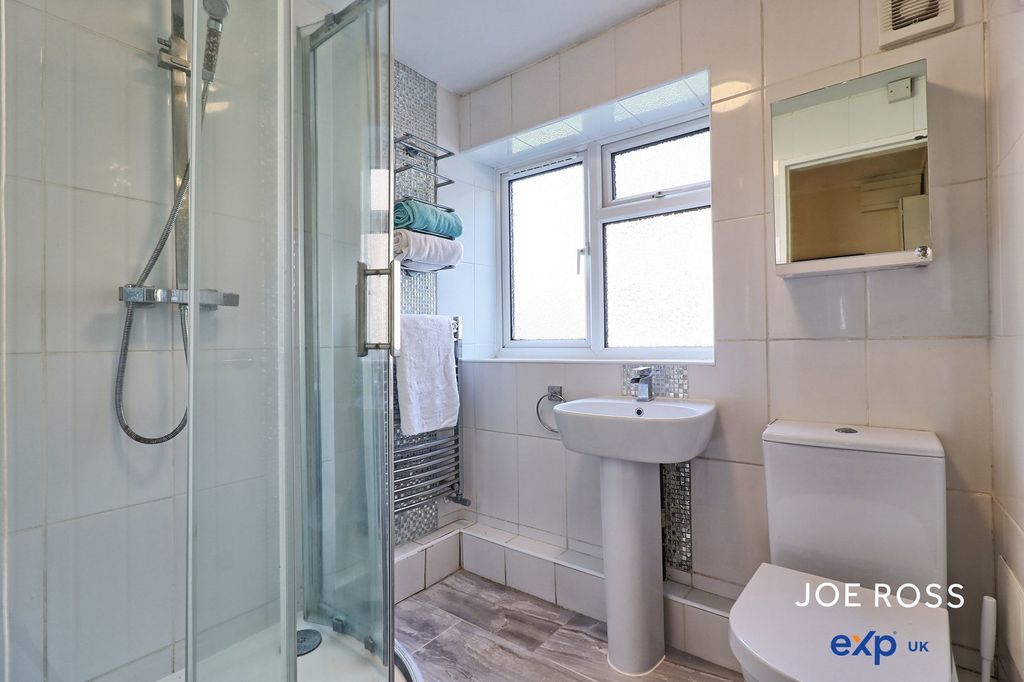 Additional image 8 of 2 bed flat for saleSt. Giles Crescent, Maldon CM9