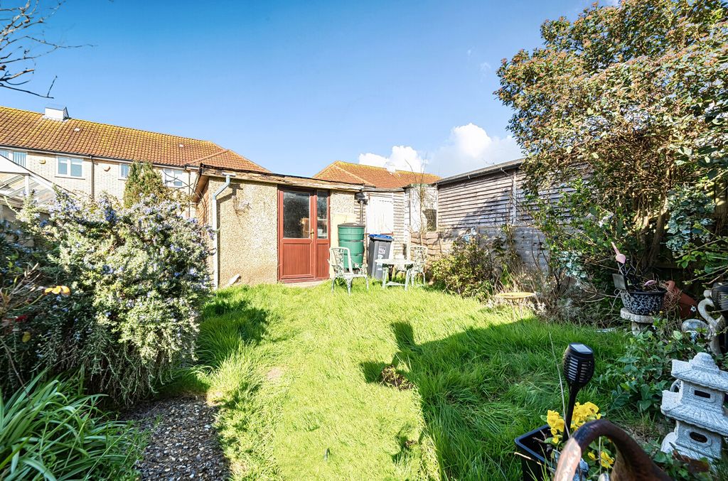 Additional image 8 of 2 bed flat for saleAnnweir Avenue, Lancing, West Sussex BN15
