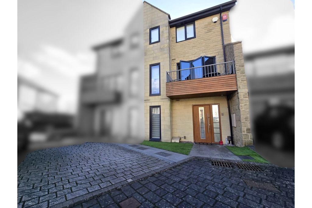 2 bed end terrace house for saleRadley Court, Mirfield WF14