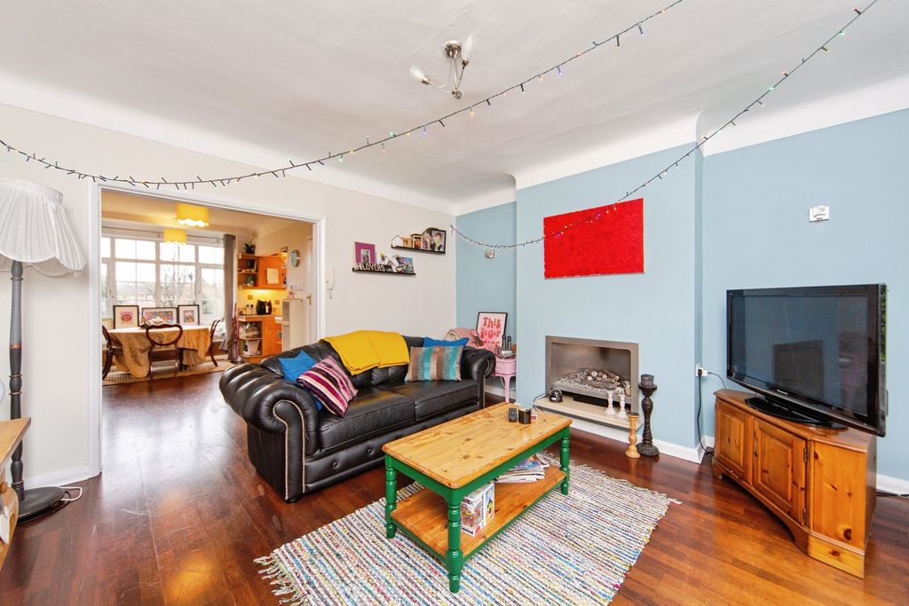 Additional image 6 of 2 bed flat for saleVictoria Gardens, Prenton CH43