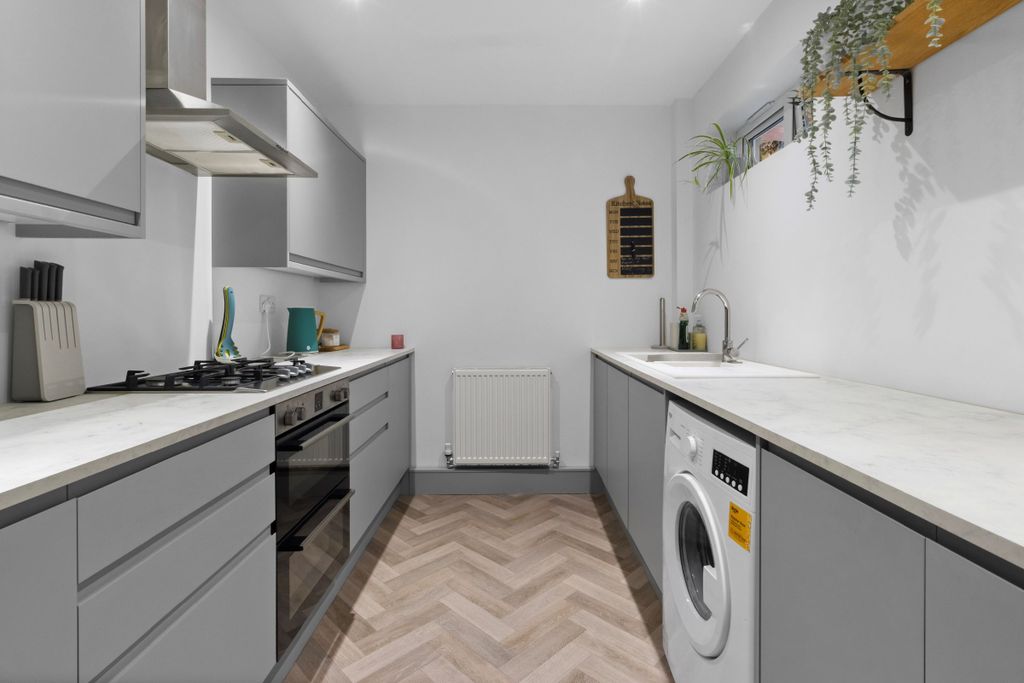 Additional image 2 of 3 bed flat for saleMariners Wharf, Fort Road, Newhaven BN9