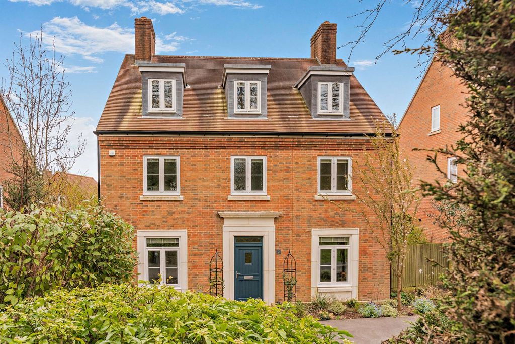 5 bed detached house for saleSir Geoffrey Todd Walk, Kings Drive, Midhurst, West Sussex GU29