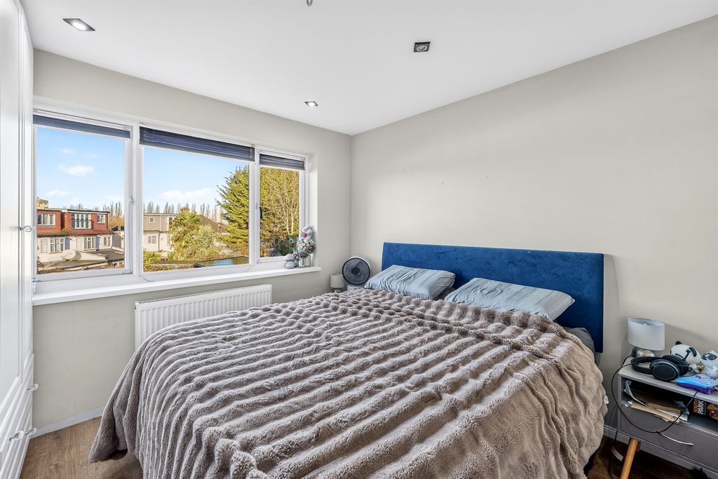 Additional image 10 of 2 bed maisonette for saleLynmouth Avenue, Morden SM4