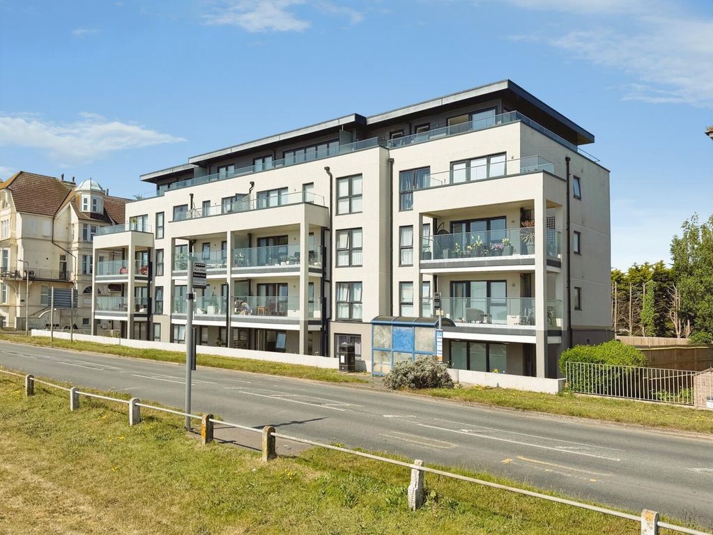 2 bed flat for sale145 Queens Road, Littlestone, New Romney TN28