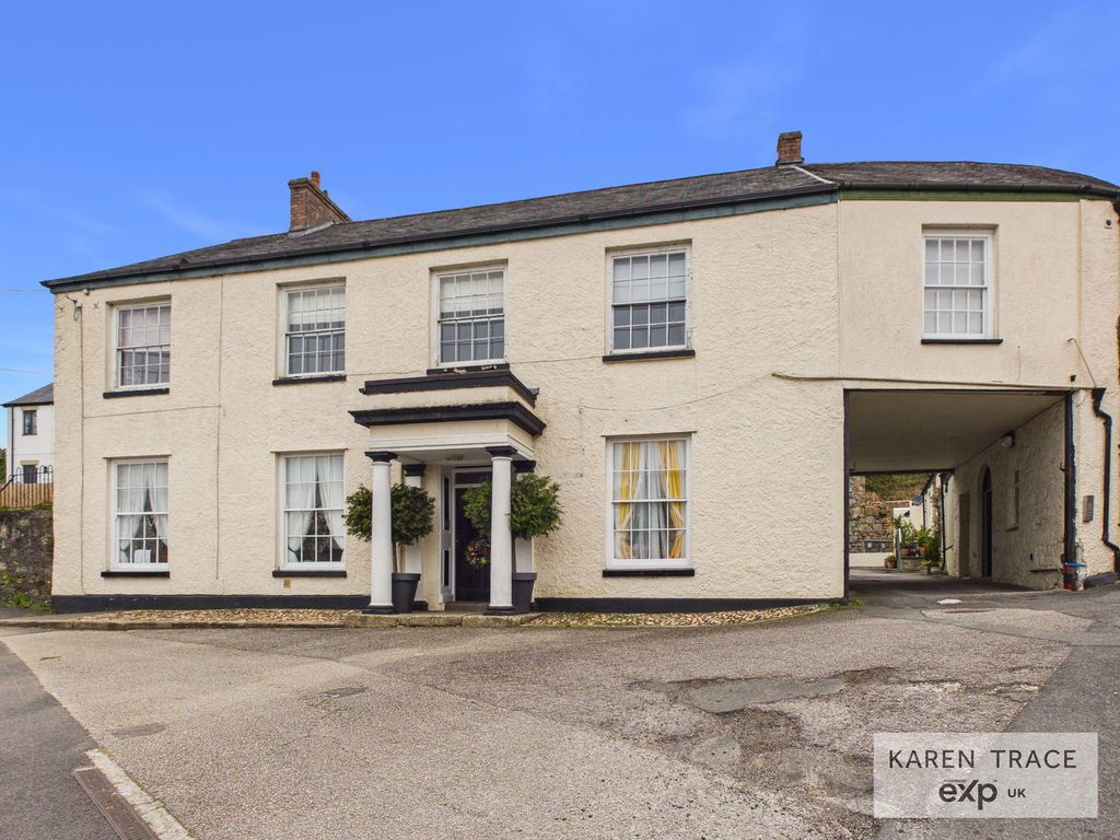 3 bed flat for saleChurch Street, St Blazey PL24