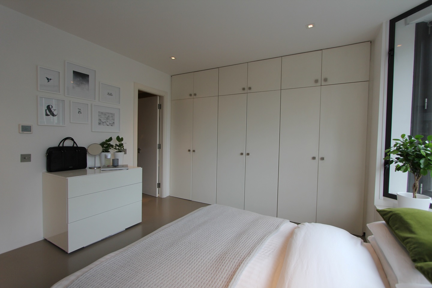 2 Bed Flat, Artillery Row, SW1P, N1 7GU photo 4