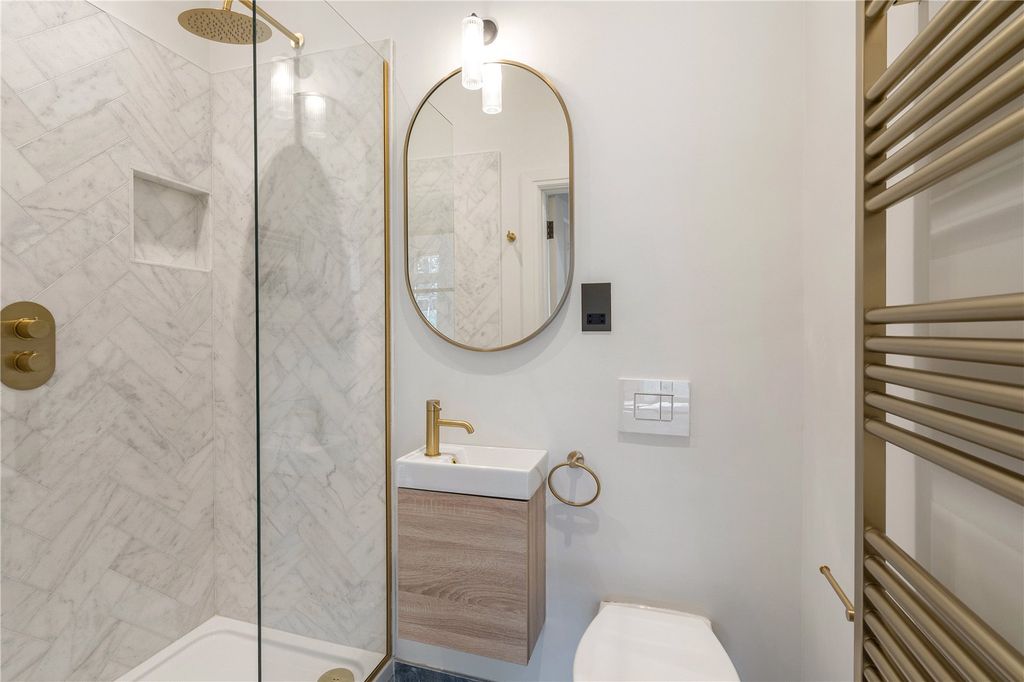 Additional image 7 of 3 bed flat for saleWesthorpe House, Marlow, Buckinghamshire SL7