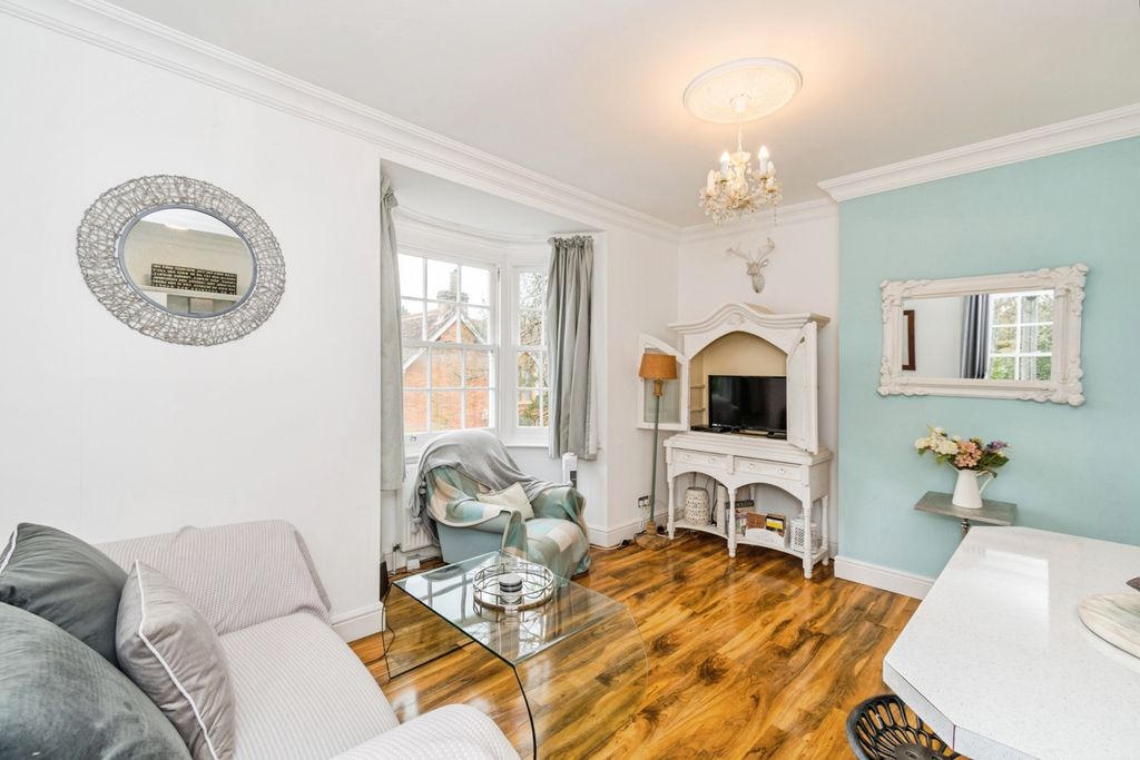 Additional image 3 of 1 bed flat for saleGosport Lane, Lyndhurst, Hampshire SO43