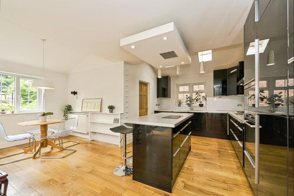 Additional image 2 of 5 bed detached house for saleMaria Theresa Close, New Malden KT3