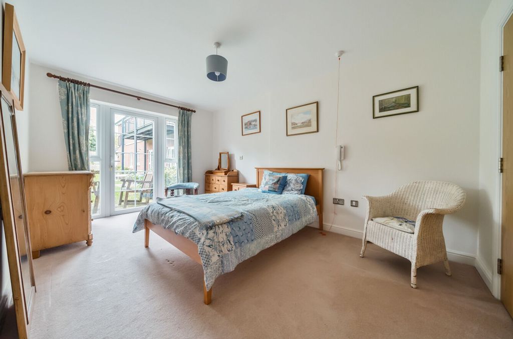 Additional image 11 of 2 bed flat for saleEaves Court, Princes Risborough HP27