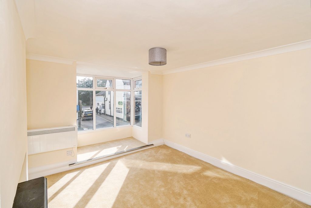 Additional image 7 of 2 bed flat for saleHigh Street, Lyndhurst, Hampshire SO43