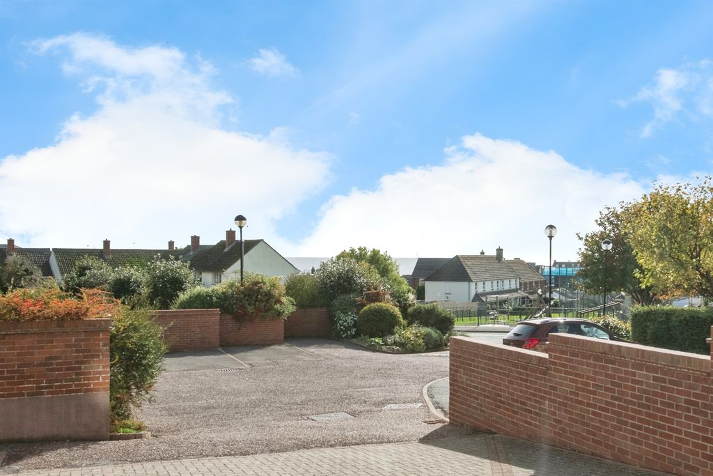 Additional image 2 of 2 bed flat for saleAnning Road, Lyme Regis DT7
