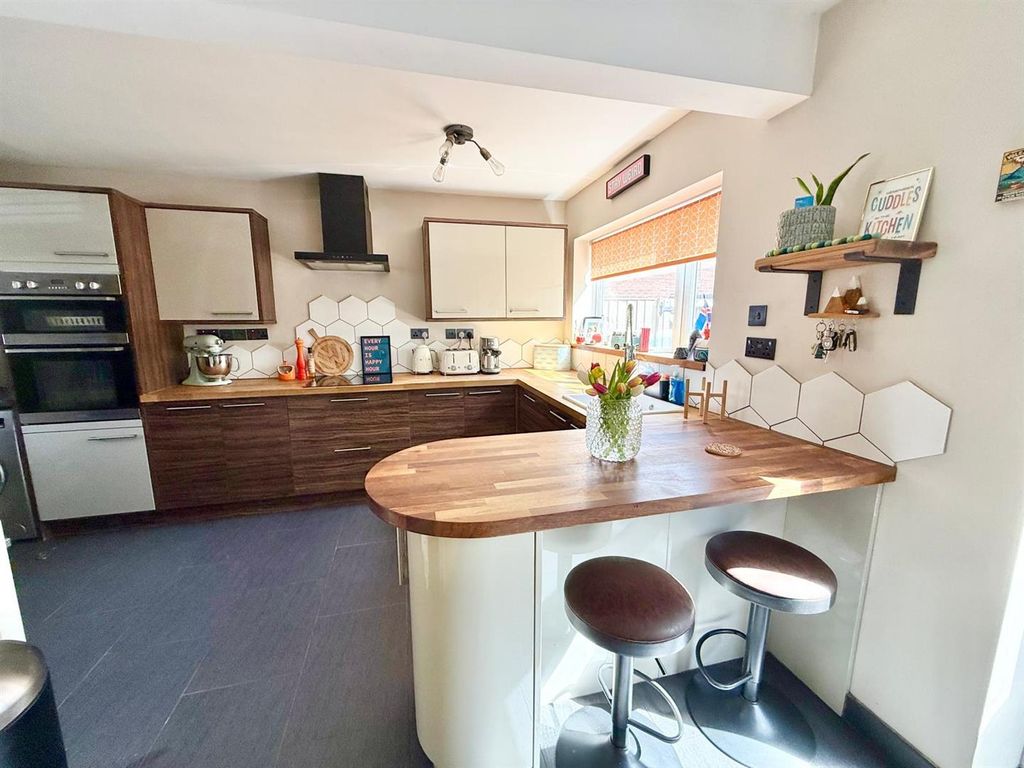 Additional image 8 of 2 bed terraced house for saleWarwick Road, Macclesfield SK11