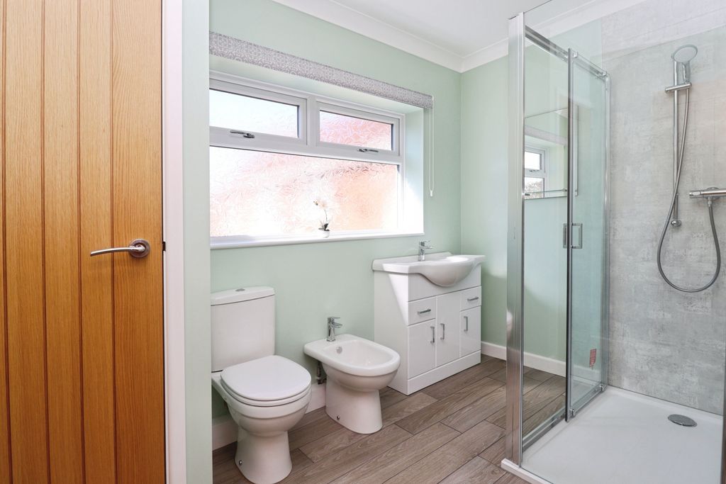Additional image 21 of 2 bed detached bungalow for saleLegsby Road, Market Rasen LN8