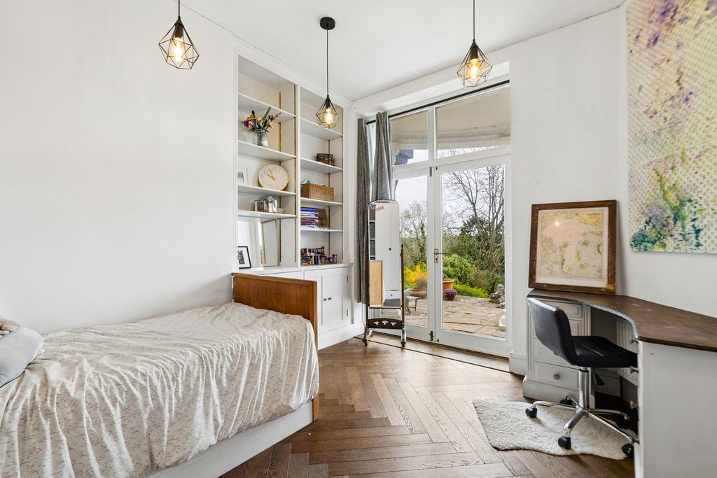 Additional image 14 of 3 bed flat for saleHighfields, Marlow SL7