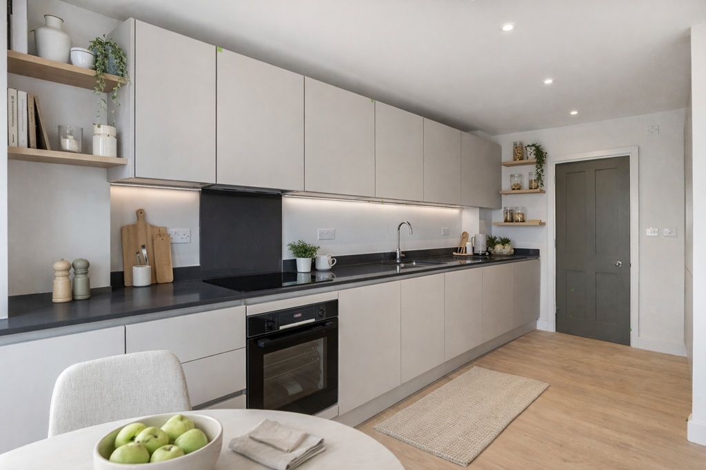 2 bed flat for saleManningtree Park, Mistley, Manningtree CO11 photo 3