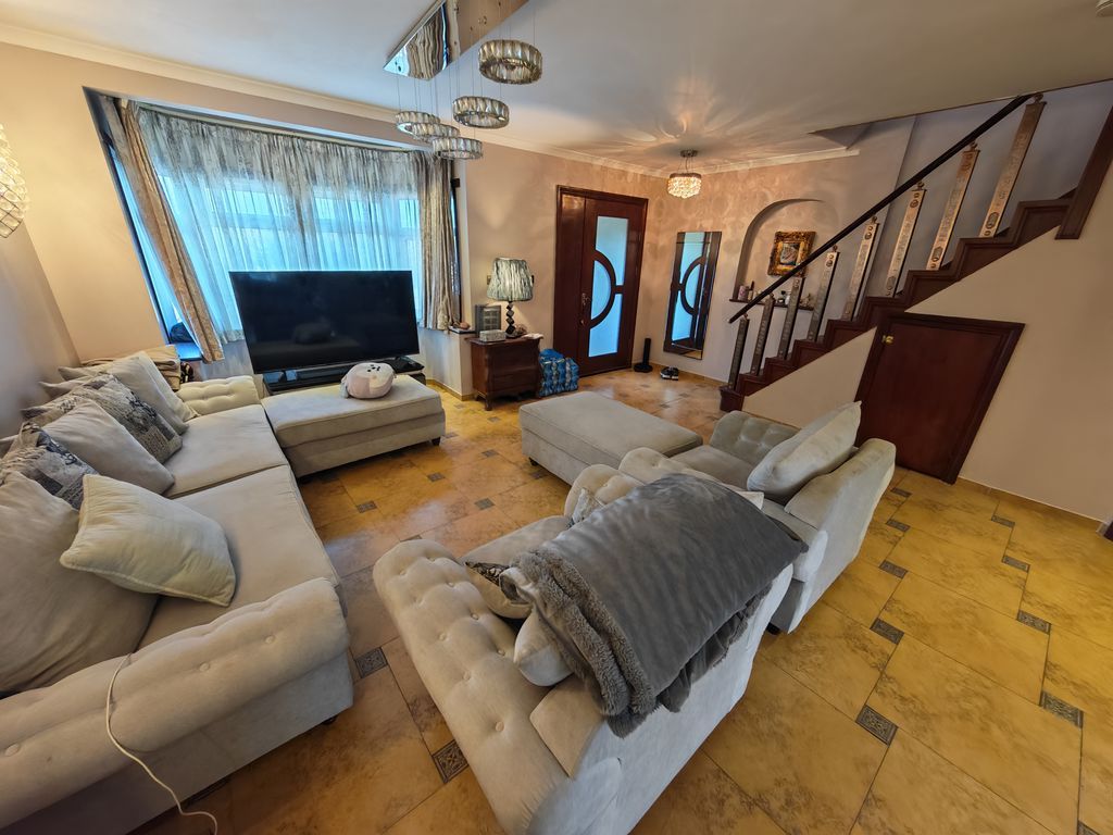 Additional image 4 of 4 bed semi-detached house for saleOld Ruislip Road, Northolt UB5