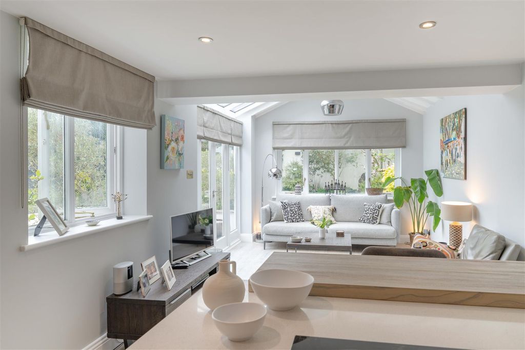 Additional image 10 of 5 bed detached house for salePark Avenue South, Northampton NN3