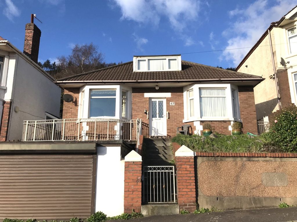 2 bed detached bungalow for saleGwar Y Caeau, Port Talbot, Neath Port Talbot. SA13