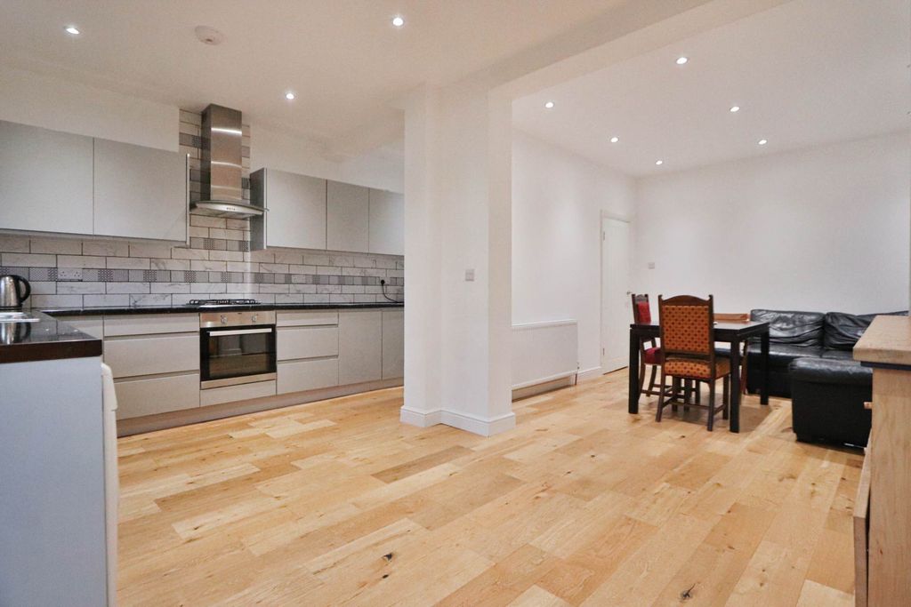 Additional image 4 of 3 bed end terrace house for saleByron Avenue, New Malden KT3