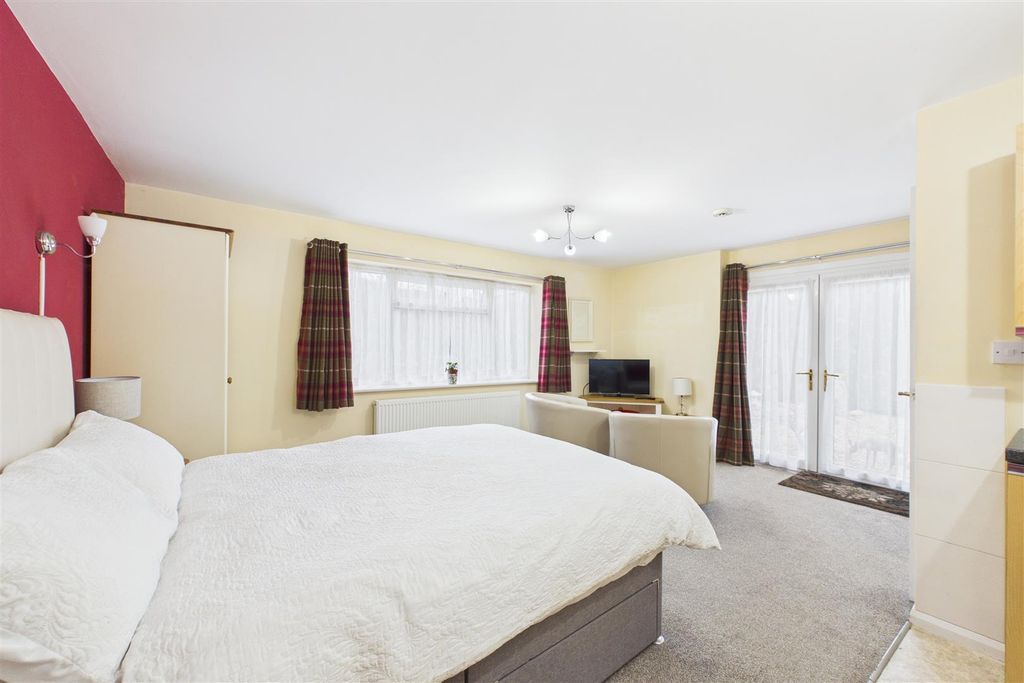 Additional image 25 of 7 bed detached house for saleLondon Road, Balderton, Newark NG24